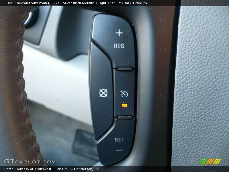 Silver Birch Metallic / Light Titanium/Dark Titanium 2009 Chevrolet Suburban LT 4x4