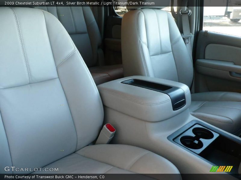 Silver Birch Metallic / Light Titanium/Dark Titanium 2009 Chevrolet Suburban LT 4x4