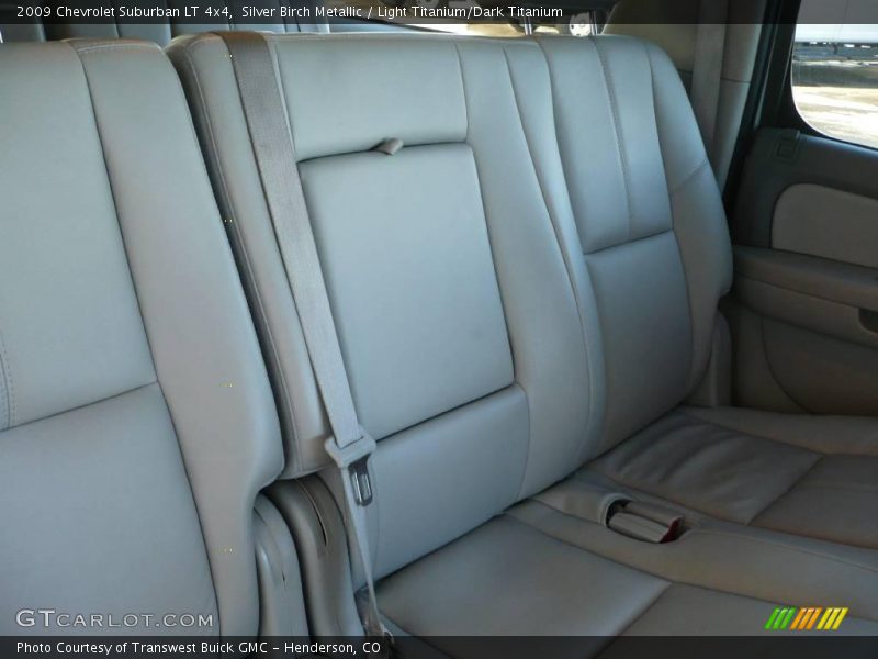 Silver Birch Metallic / Light Titanium/Dark Titanium 2009 Chevrolet Suburban LT 4x4