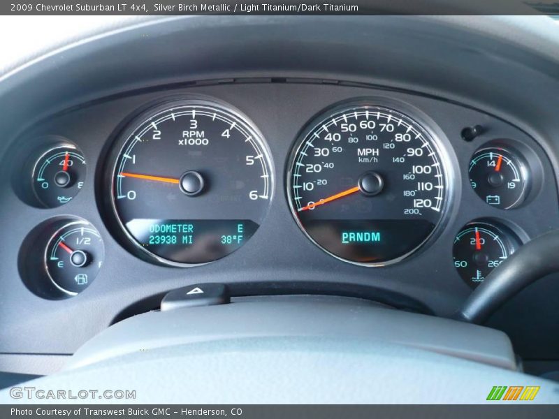 Silver Birch Metallic / Light Titanium/Dark Titanium 2009 Chevrolet Suburban LT 4x4