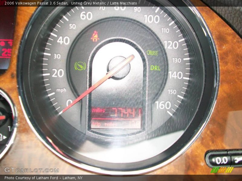United Grey Metallic / Latte Macchiato 2006 Volkswagen Passat 3.6 Sedan