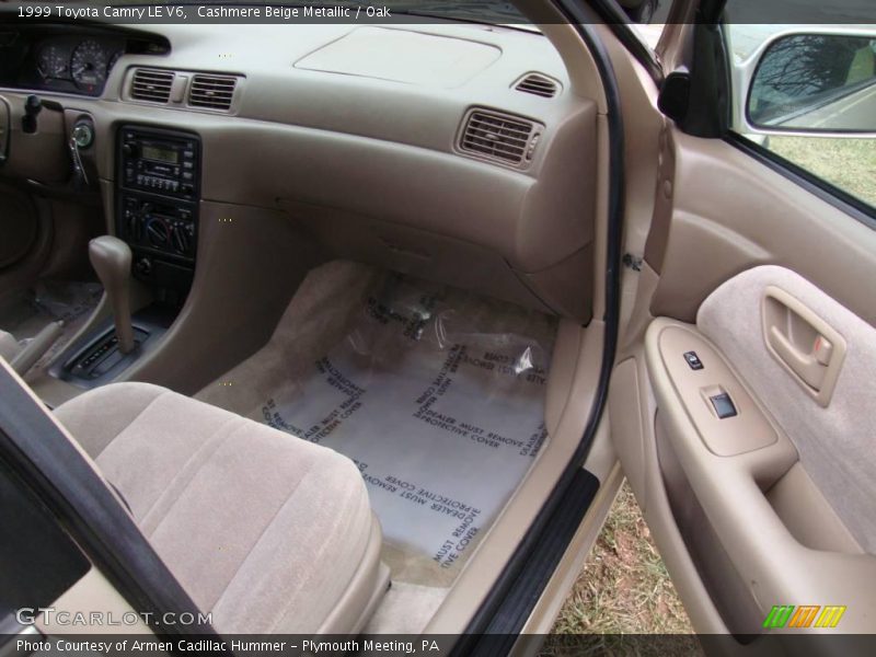Cashmere Beige Metallic / Oak 1999 Toyota Camry LE V6