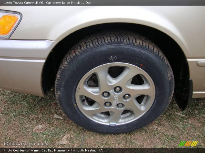 Cashmere Beige Metallic / Oak 1999 Toyota Camry LE V6