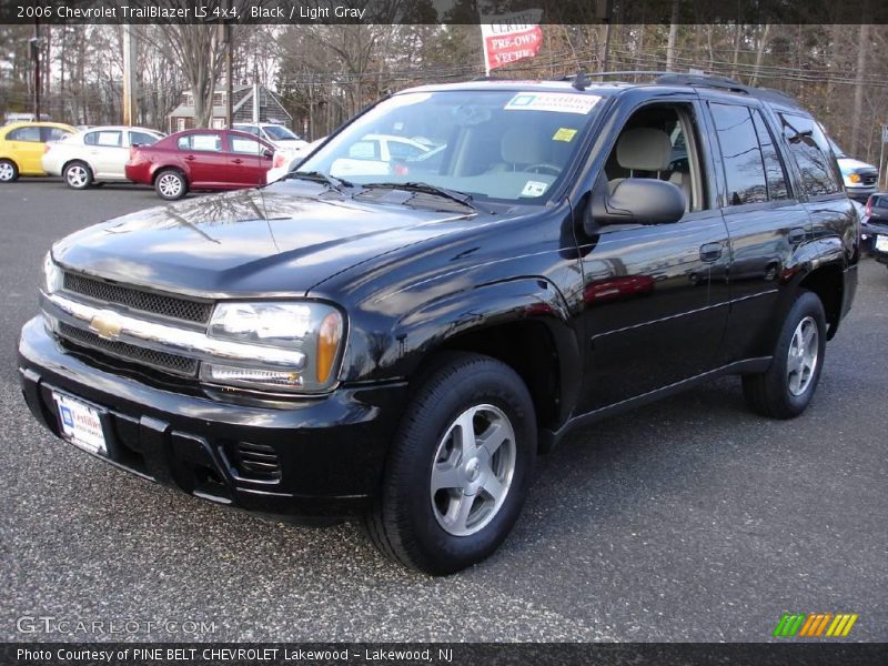 Black / Light Gray 2006 Chevrolet TrailBlazer LS 4x4