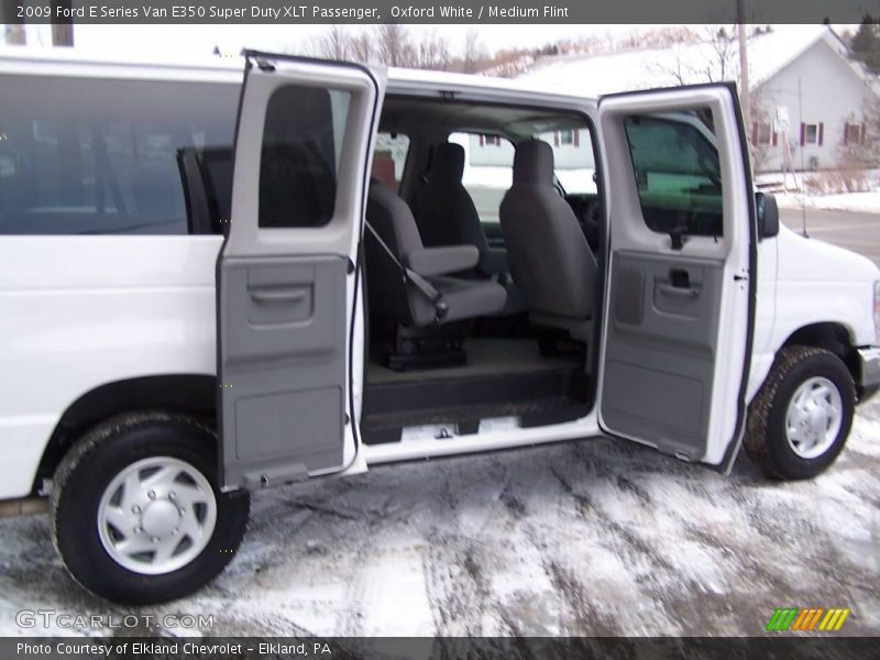 Oxford White / Medium Flint 2009 Ford E Series Van E350 Super Duty XLT Passenger