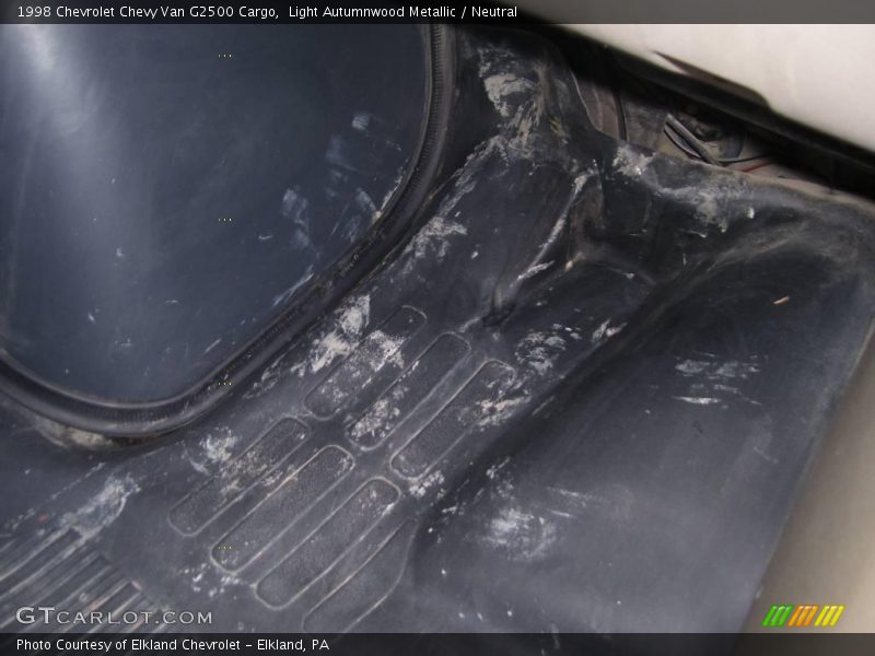 Light Autumnwood Metallic / Neutral 1998 Chevrolet Chevy Van G2500 Cargo