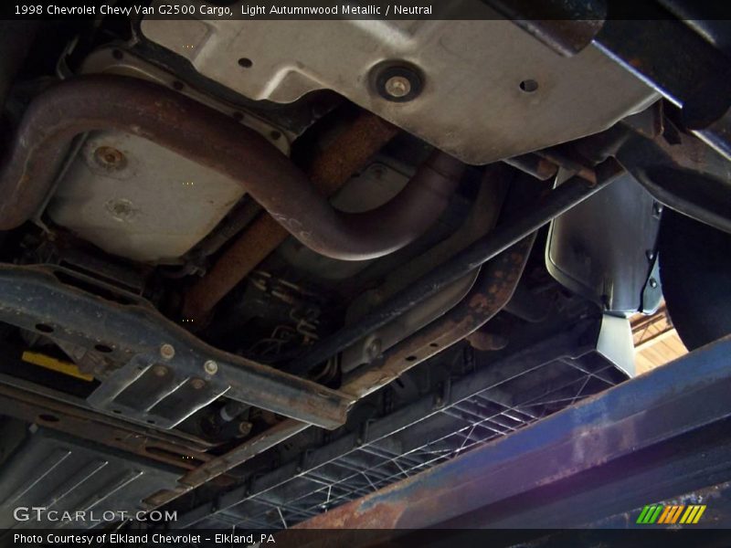 Light Autumnwood Metallic / Neutral 1998 Chevrolet Chevy Van G2500 Cargo