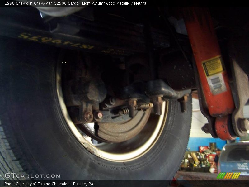 Light Autumnwood Metallic / Neutral 1998 Chevrolet Chevy Van G2500 Cargo