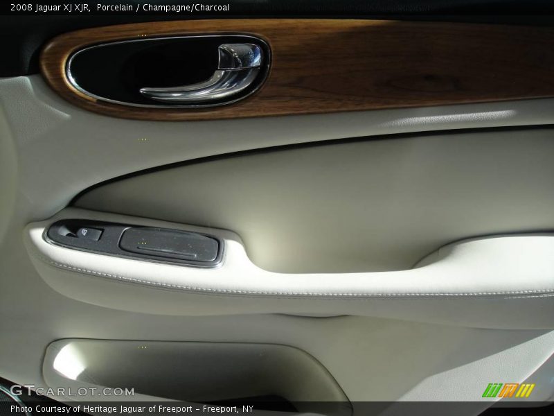 Porcelain / Champagne/Charcoal 2008 Jaguar XJ XJR