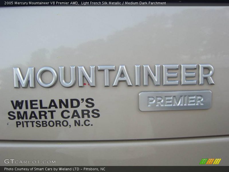 Light French Silk Metallic / Medium Dark Parchment 2005 Mercury Mountaineer V8 Premier AWD