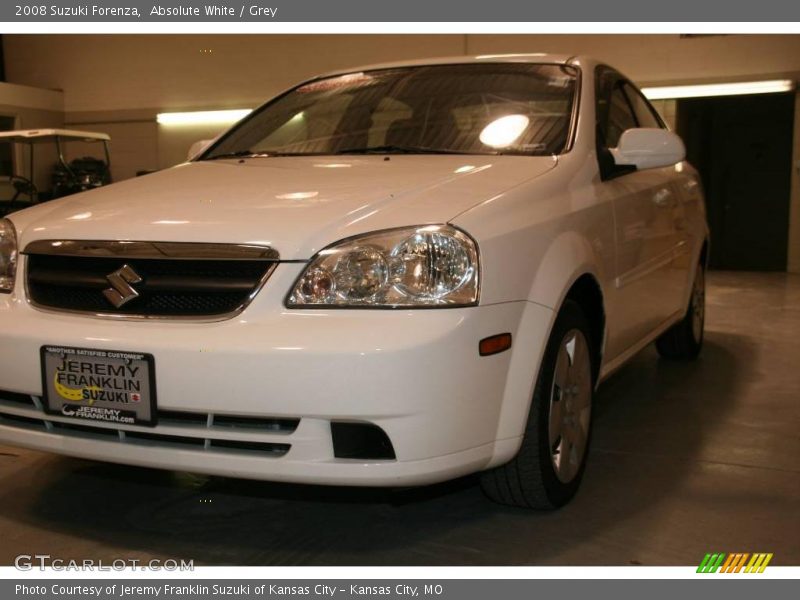Absolute White / Grey 2008 Suzuki Forenza
