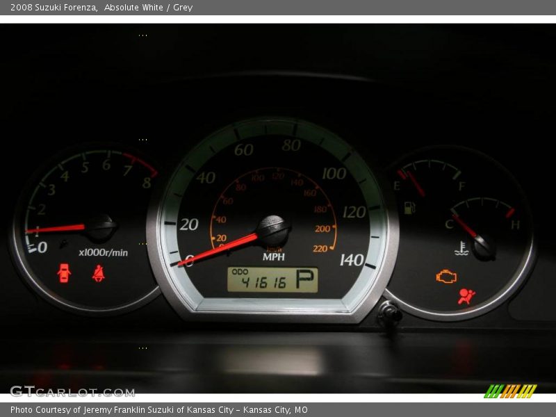 Absolute White / Grey 2008 Suzuki Forenza