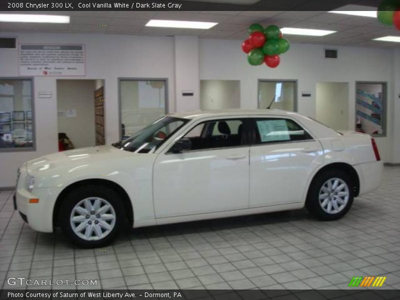 Cool Vanilla White / Dark Slate Gray 2008 Chrysler 300 LX