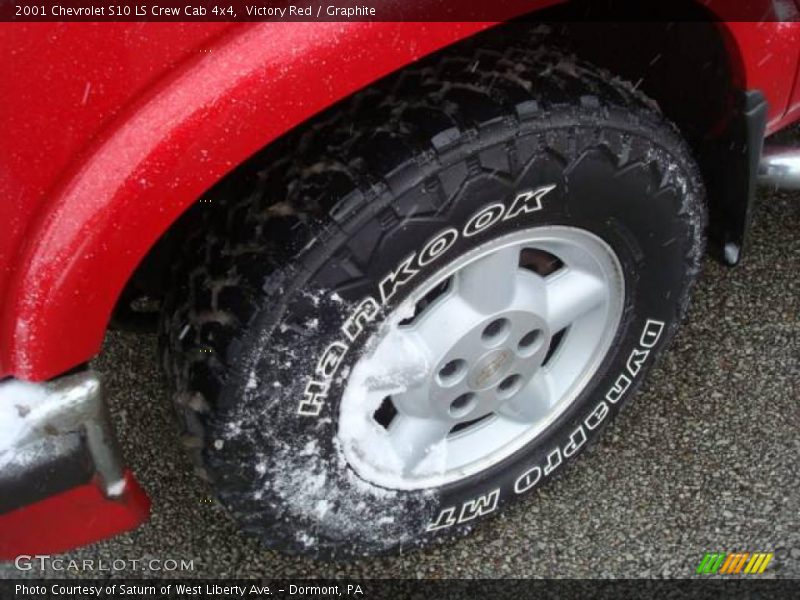 Victory Red / Graphite 2001 Chevrolet S10 LS Crew Cab 4x4
