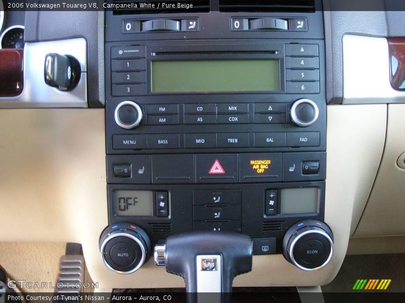 Campanella White / Pure Beige 2006 Volkswagen Touareg V8
