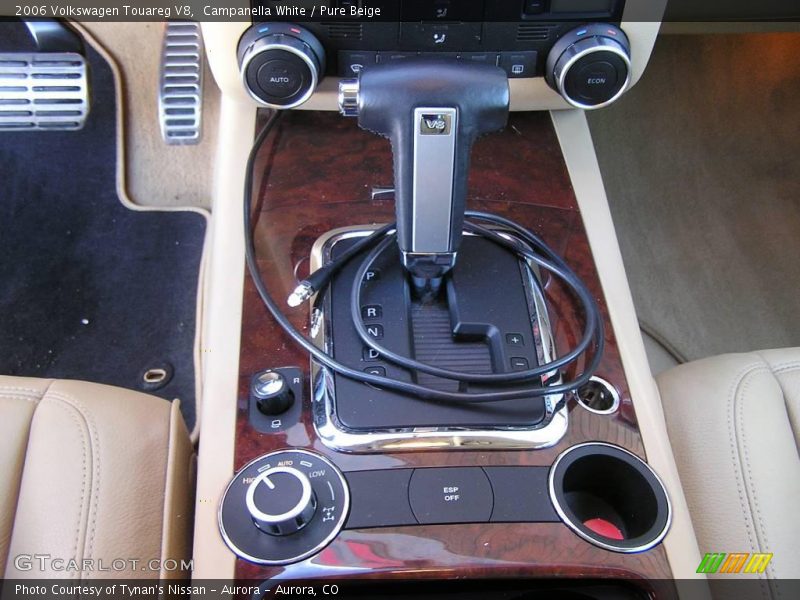 Campanella White / Pure Beige 2006 Volkswagen Touareg V8
