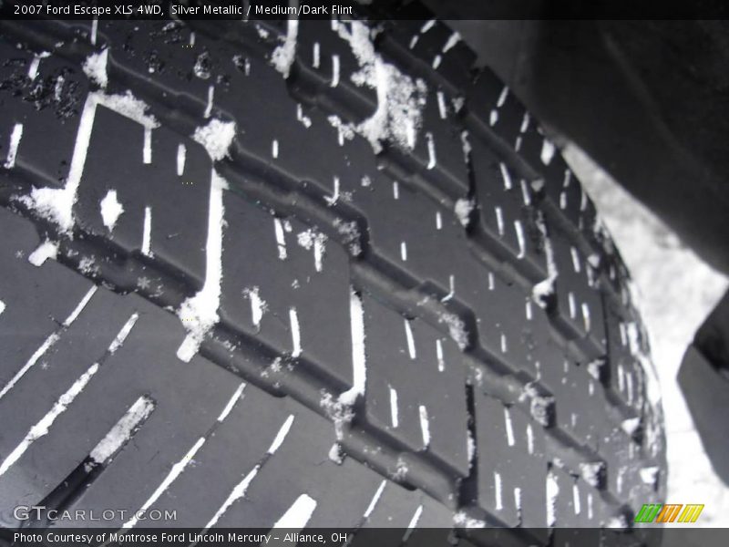 Silver Metallic / Medium/Dark Flint 2007 Ford Escape XLS 4WD