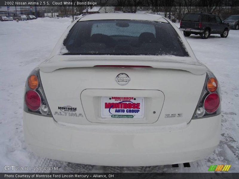 Cloud White / Blond Beige 2002 Nissan Altima 2.5 S