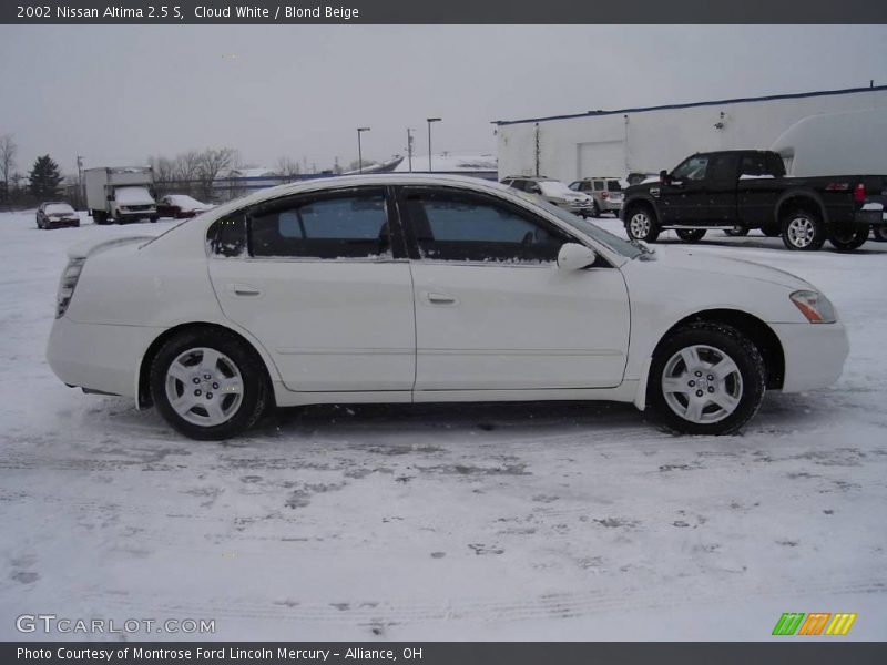 Cloud White / Blond Beige 2002 Nissan Altima 2.5 S