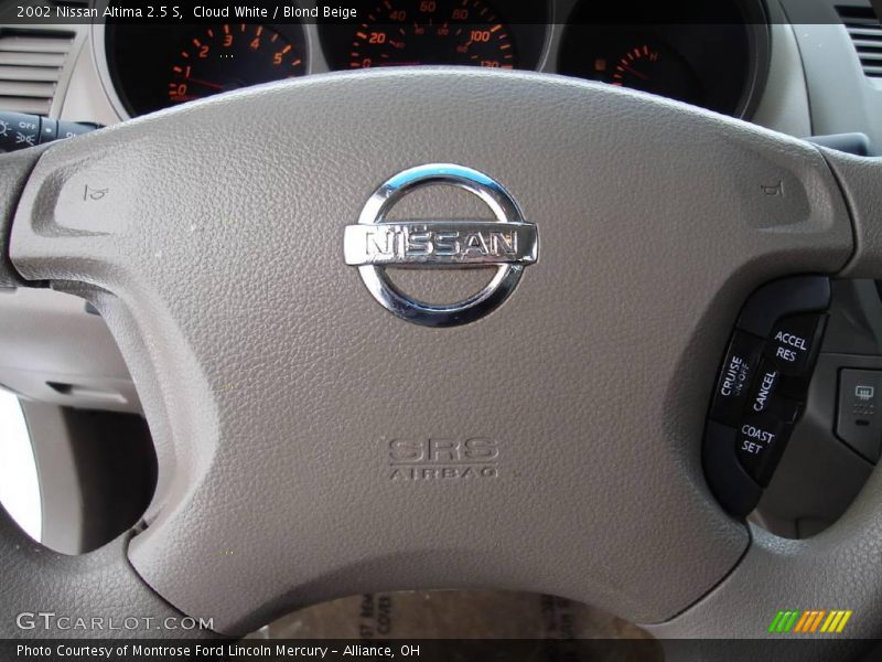 Cloud White / Blond Beige 2002 Nissan Altima 2.5 S