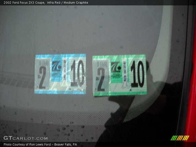 Infra Red / Medium Graphite 2002 Ford Focus ZX3 Coupe