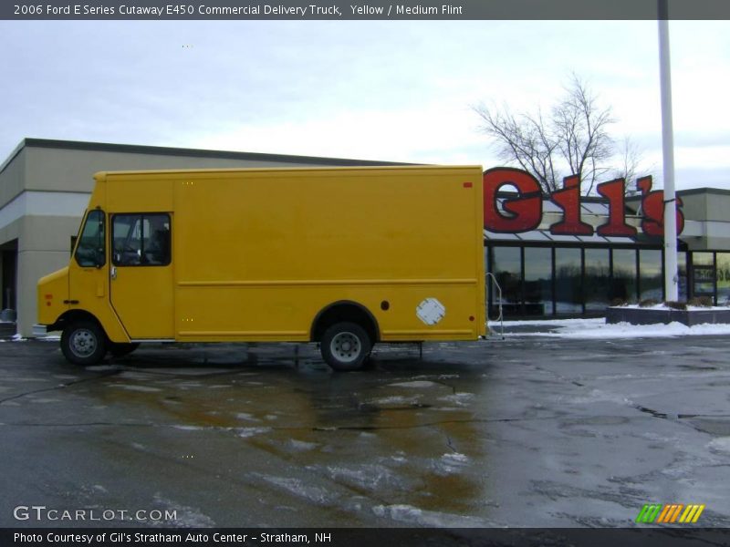 Yellow / Medium Flint 2006 Ford E Series Cutaway E450 Commercial Delivery Truck