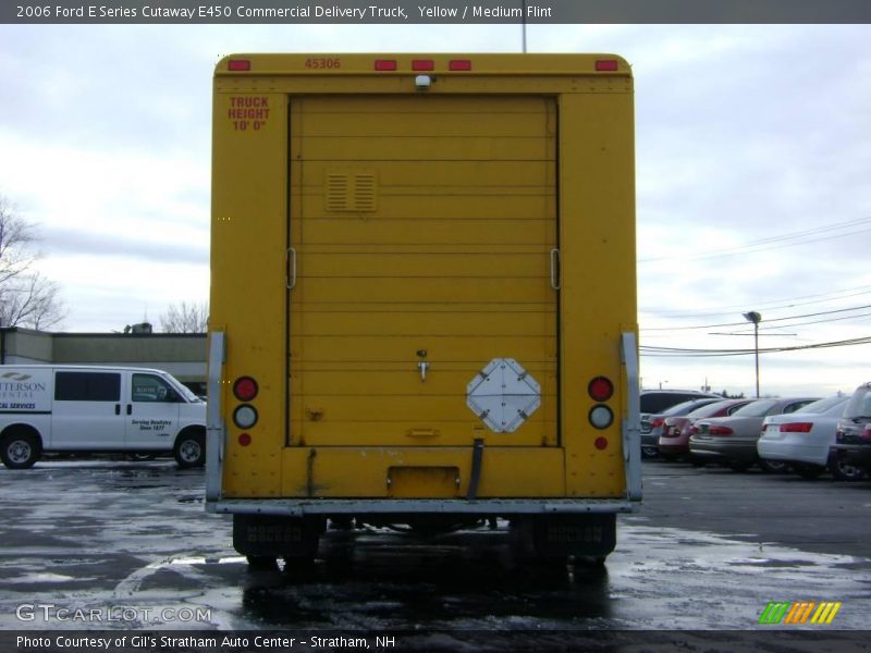 Yellow / Medium Flint 2006 Ford E Series Cutaway E450 Commercial Delivery Truck