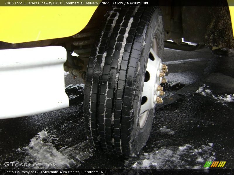 Yellow / Medium Flint 2006 Ford E Series Cutaway E450 Commercial Delivery Truck