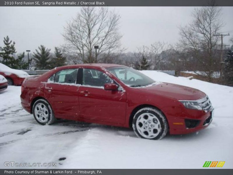 Sangria Red Metallic / Charcoal Black 2010 Ford Fusion SE
