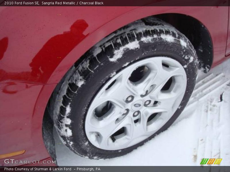 Sangria Red Metallic / Charcoal Black 2010 Ford Fusion SE