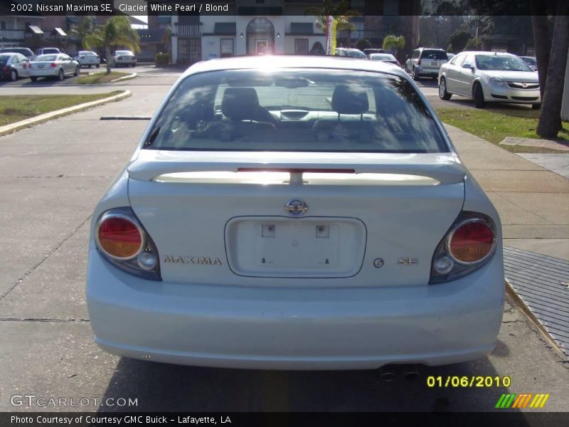 Glacier White Pearl / Blond 2002 Nissan Maxima SE