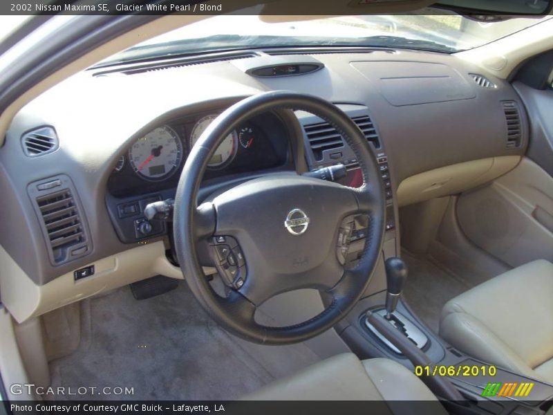 Glacier White Pearl / Blond 2002 Nissan Maxima SE