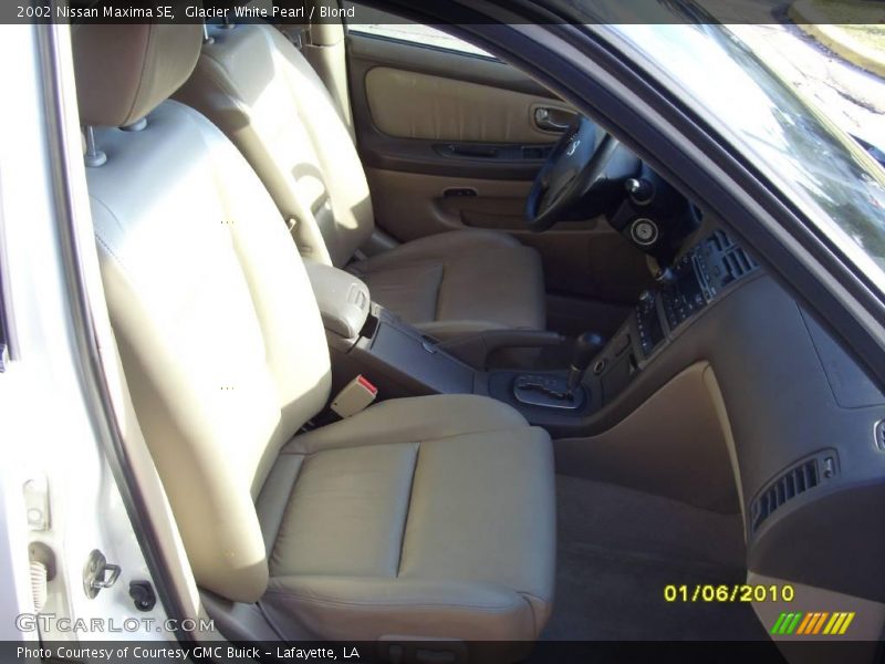 Glacier White Pearl / Blond 2002 Nissan Maxima SE