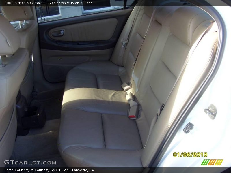 Glacier White Pearl / Blond 2002 Nissan Maxima SE