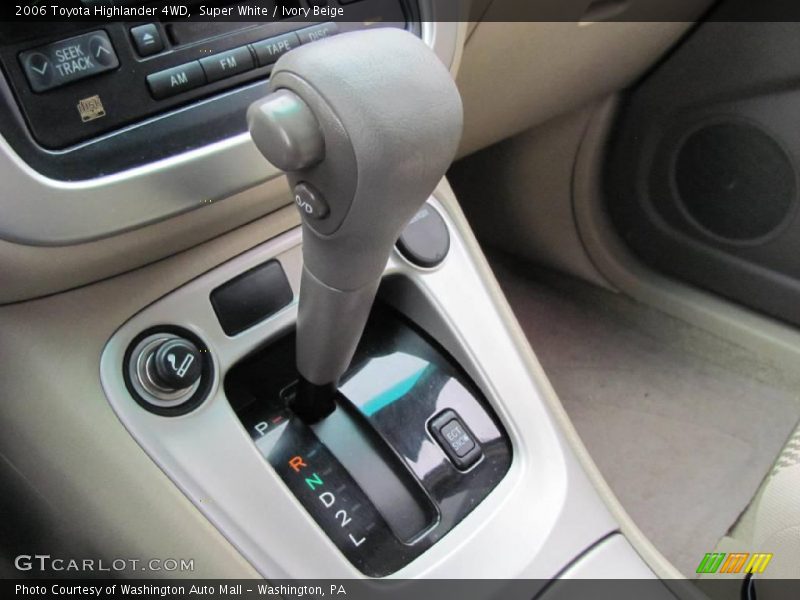Super White / Ivory Beige 2006 Toyota Highlander 4WD