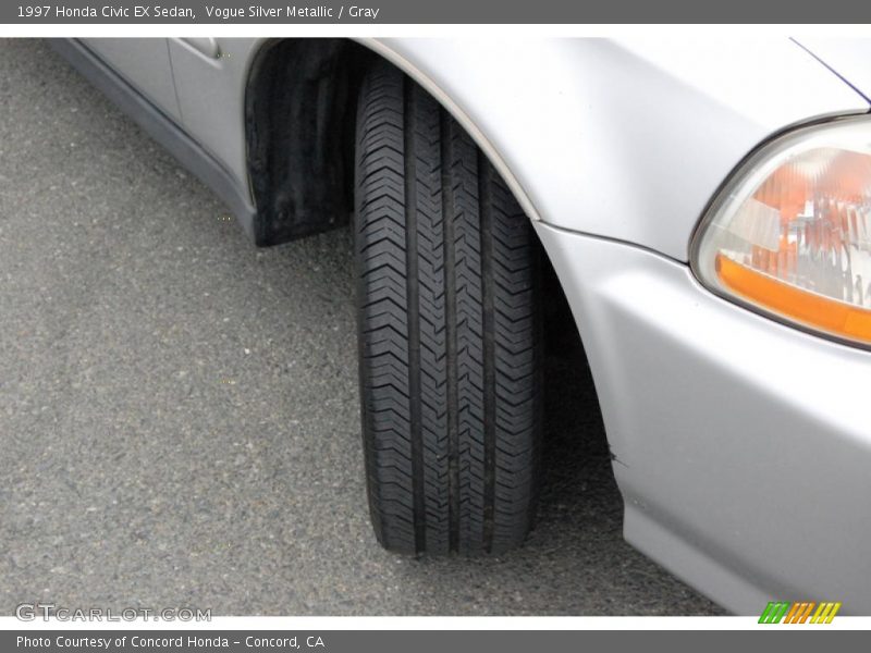 Vogue Silver Metallic / Gray 1997 Honda Civic EX Sedan