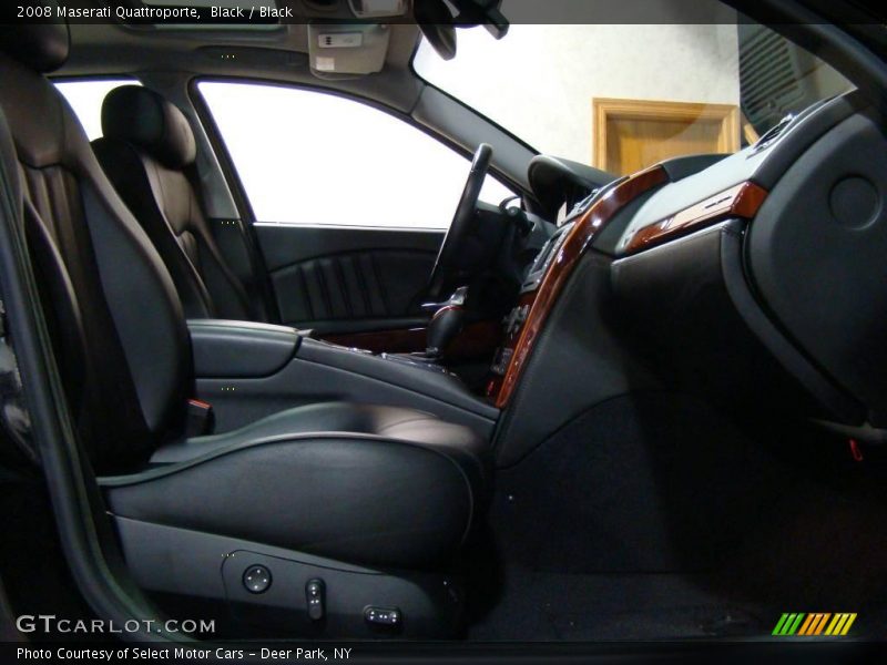 Black / Black 2008 Maserati Quattroporte