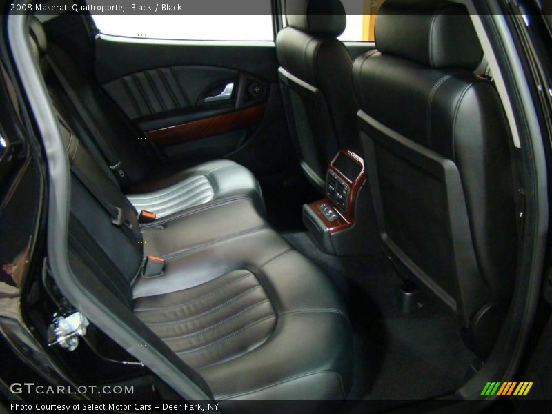 Black / Black 2008 Maserati Quattroporte