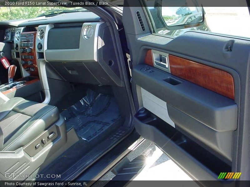 Tuxedo Black / Black 2010 Ford F150 Lariat SuperCrew
