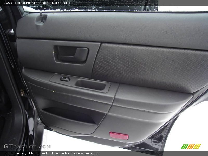 Black / Dark Charcoal 2003 Ford Taurus SES