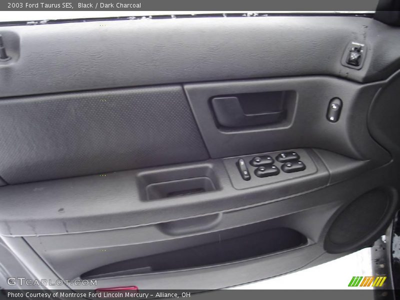 Black / Dark Charcoal 2003 Ford Taurus SES