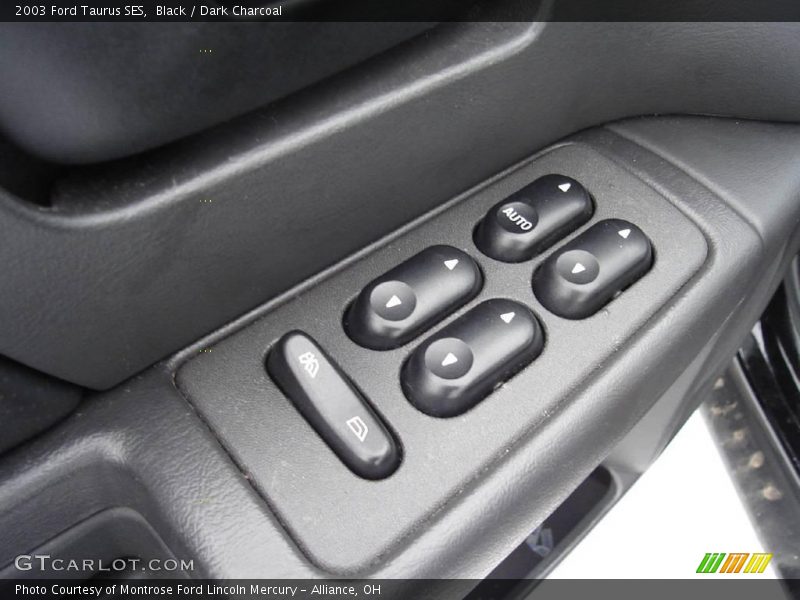 Black / Dark Charcoal 2003 Ford Taurus SES