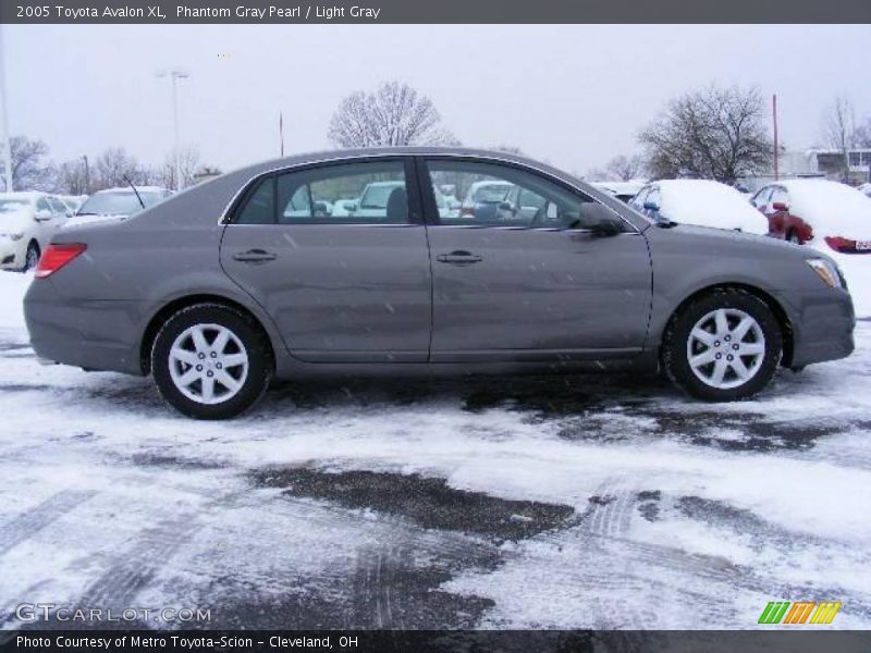 Phantom Gray Pearl / Light Gray 2005 Toyota Avalon XL