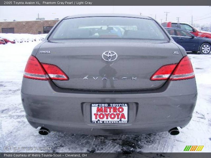 Phantom Gray Pearl / Light Gray 2005 Toyota Avalon XL