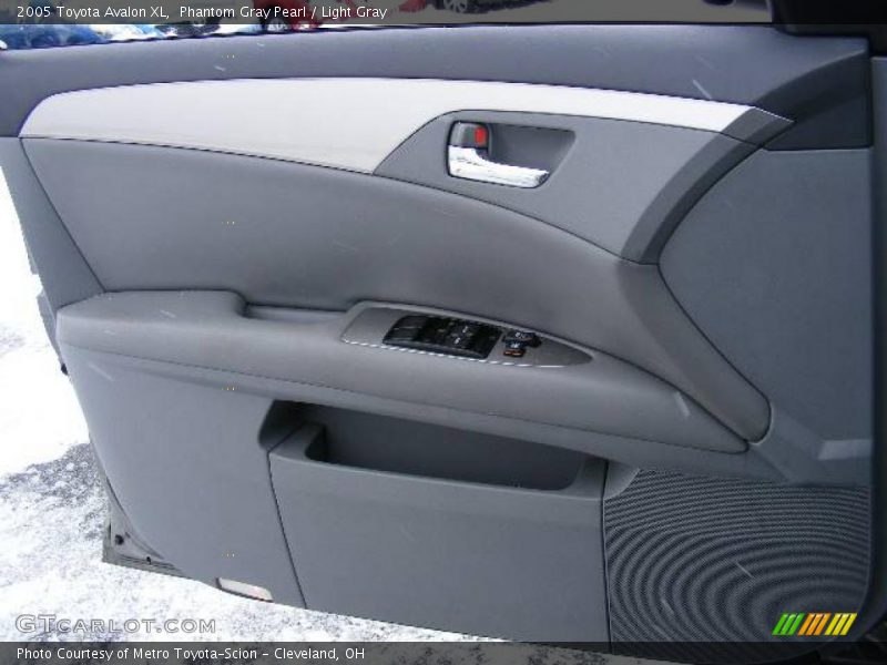 Phantom Gray Pearl / Light Gray 2005 Toyota Avalon XL