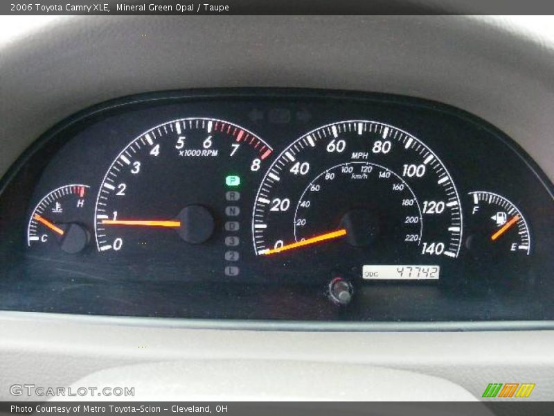 Mineral Green Opal / Taupe 2006 Toyota Camry XLE