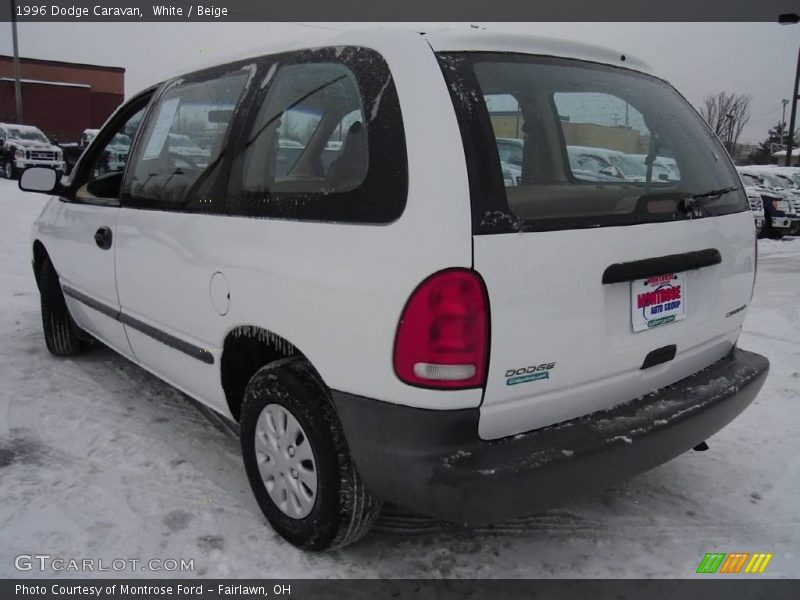 White / Beige 1996 Dodge Caravan