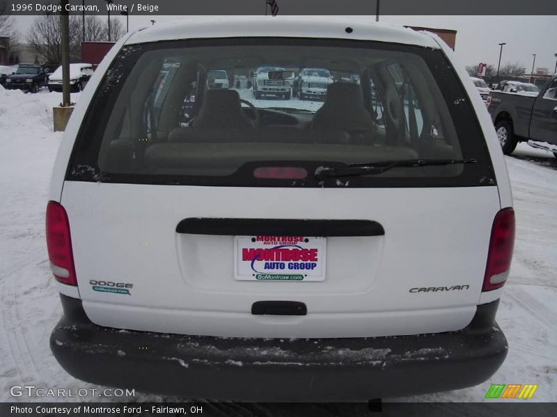 White / Beige 1996 Dodge Caravan