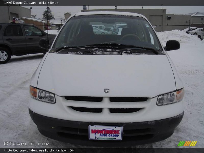White / Beige 1996 Dodge Caravan