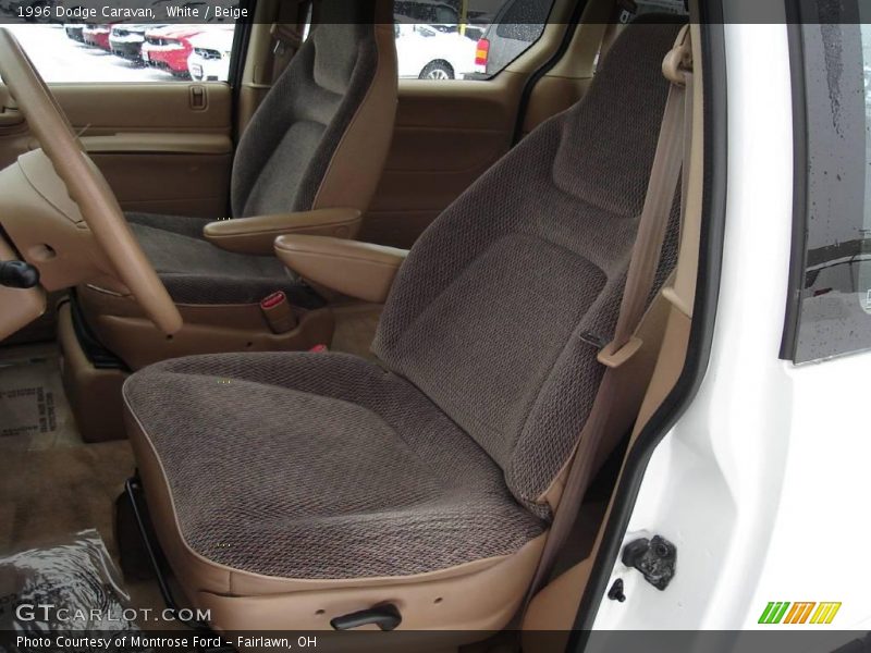 White / Beige 1996 Dodge Caravan
